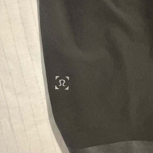 Lululemon Men’s Surge Lined Short 6" - Picture 4 of 4